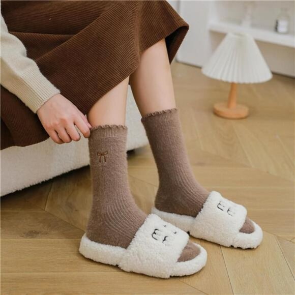New 5 Pairs Fuzzy Soft Cozy Comfortable Socks for Women, Casual Sleep Comfy Sock - Picture 4 of 6